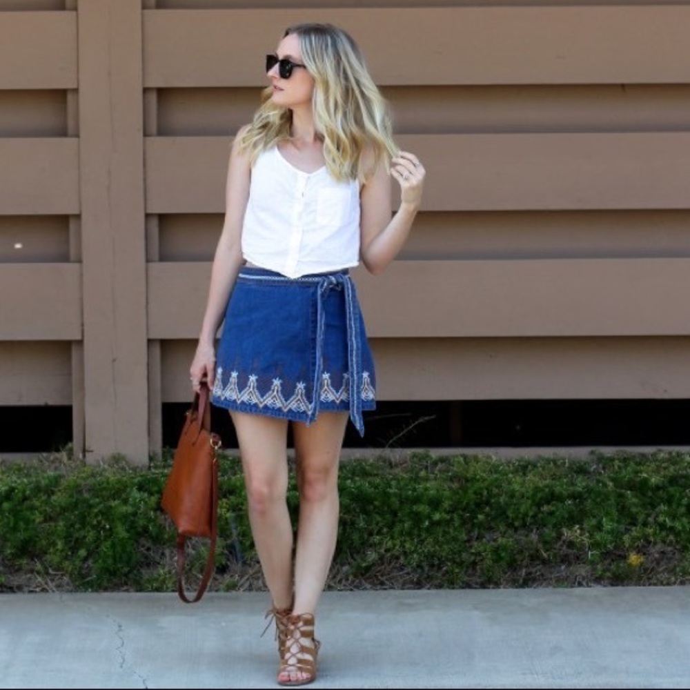 Embroidered skirt